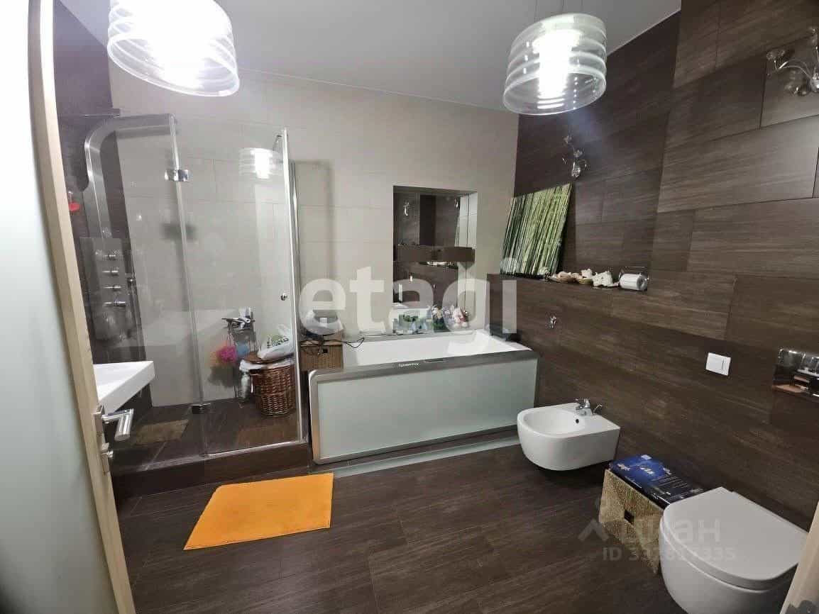 Россия, Красноярск, микрорайон Взлётка, улица Батурина, 9, фото 17