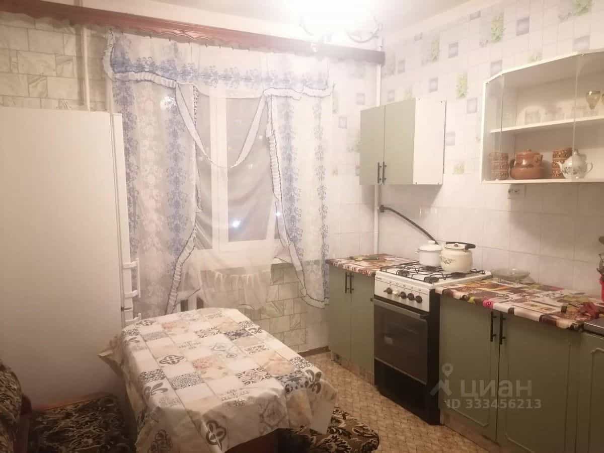 Россия, Белгородская область, Губкин, улица Петра Великого, 10, фото 6