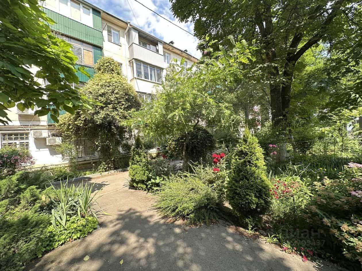 Россия, Республика Адыгея (Адыгея), Майкоп, улица Ленина, 92, фото 16