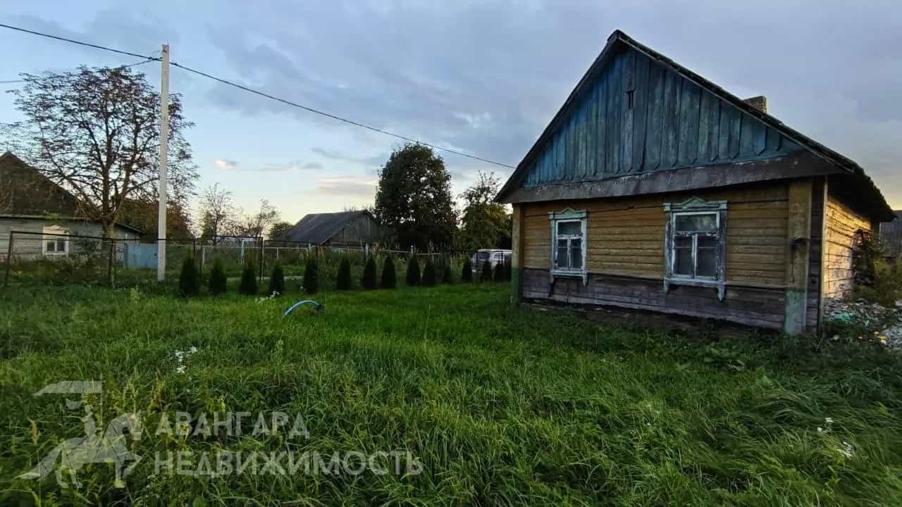 Беларусь, Минская область, Дзержинский район, Добринёвский сельсовет, деревня Калинино, Центральная улица, 9