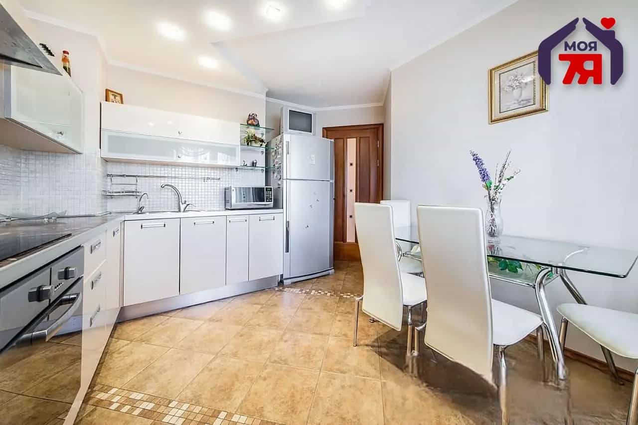 Беларусь, Минск, улица Жуковского, 7