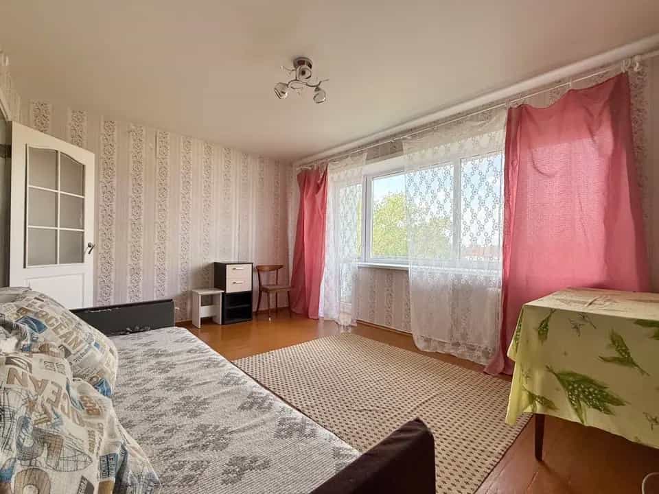 Беларусь, Минск, улица Ванеева, 2