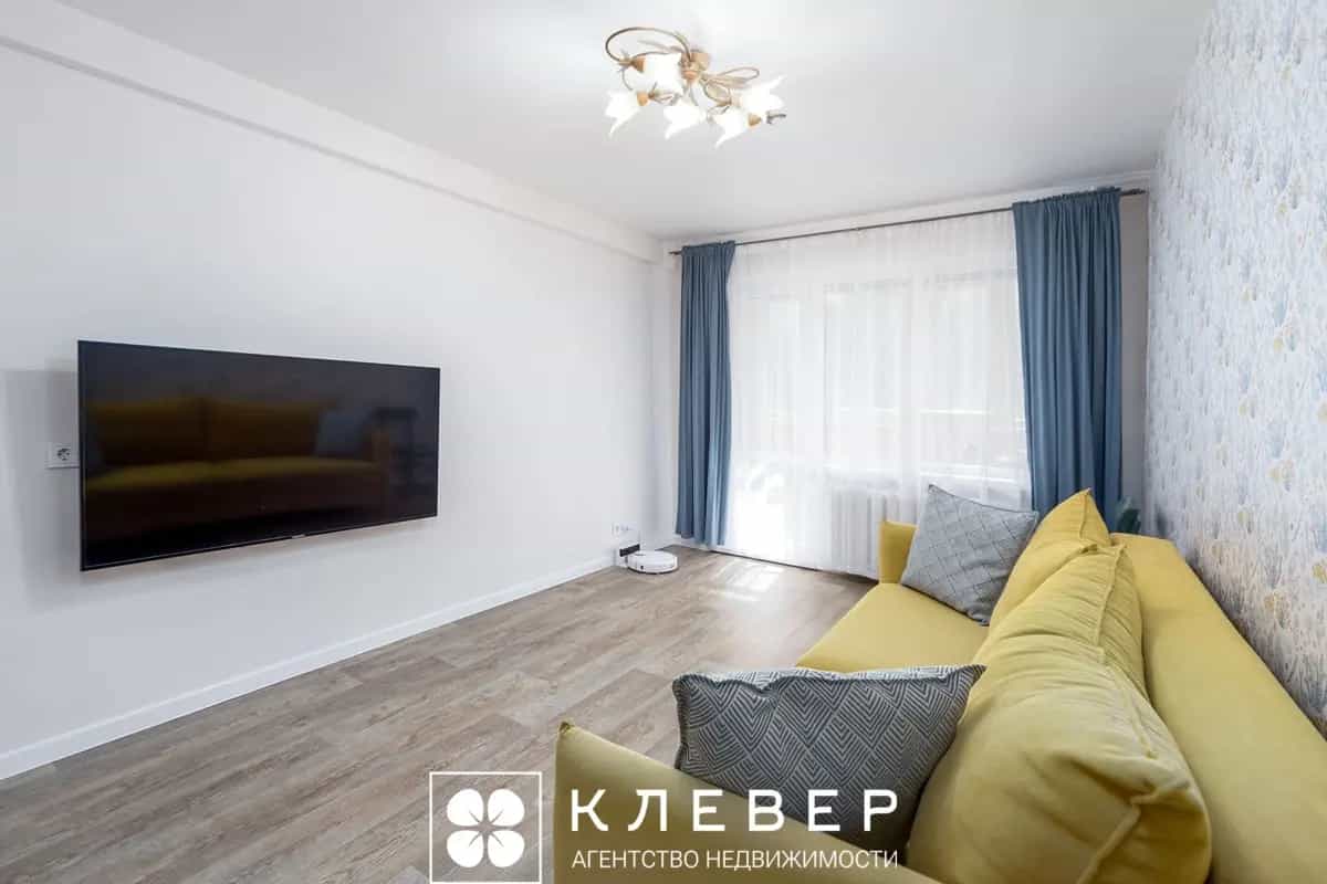 Беларусь, Минск, улица Петра Глебки, 80