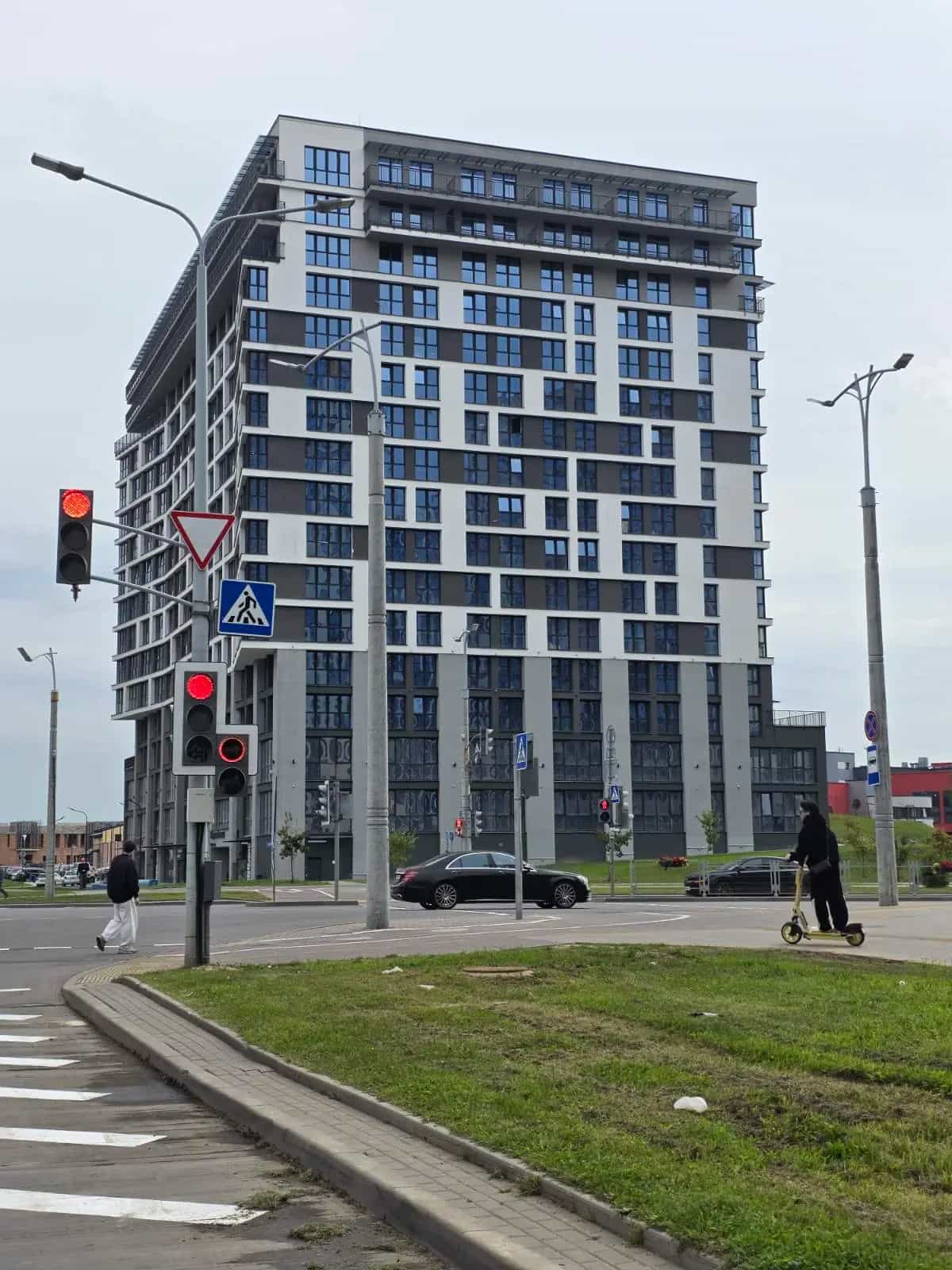 Беларусь, Минск, улица Михаила Савицкого, 24