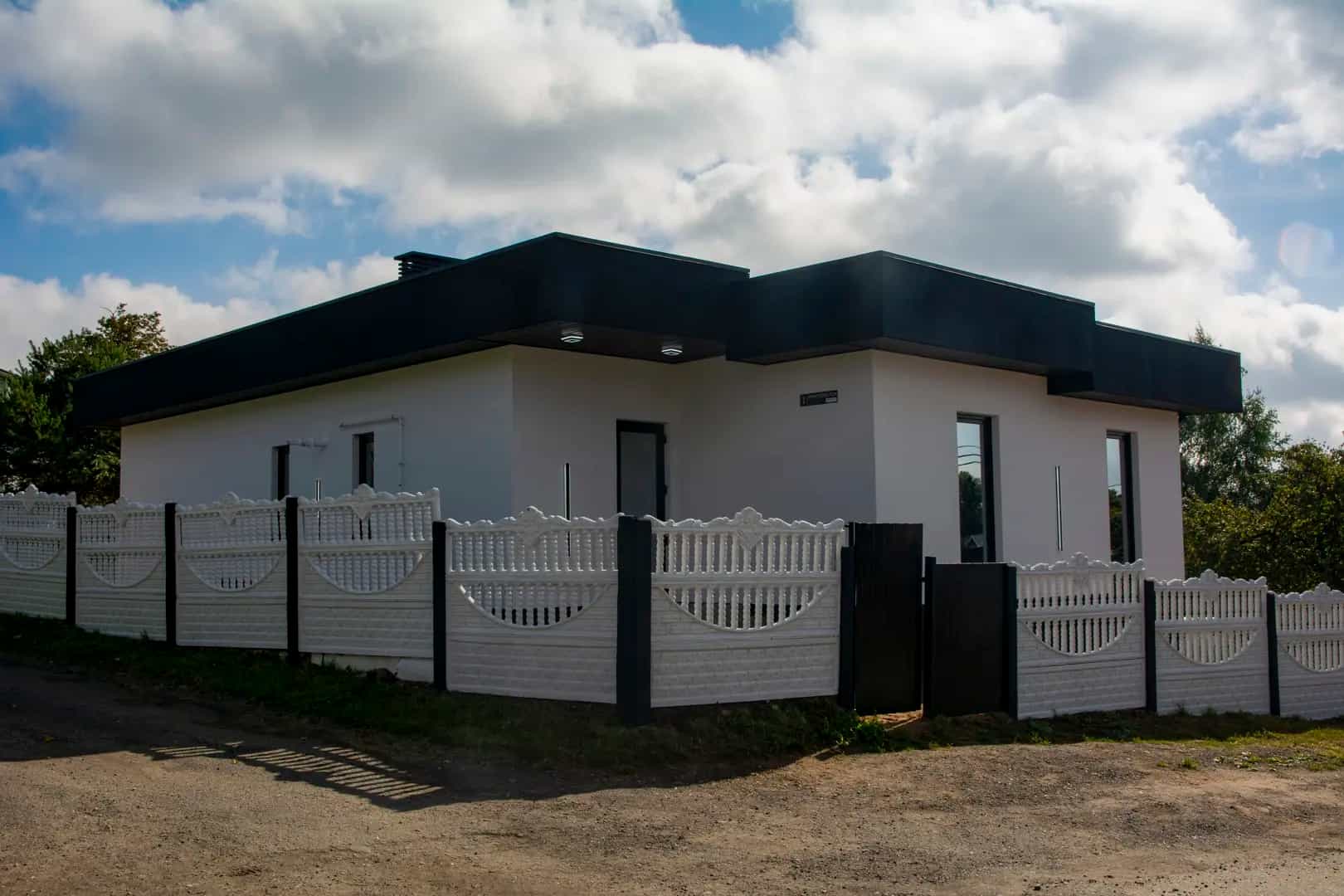 Беларусь, Минский район, агрогородок Ждановичи, переулок Артиллеристов, 1