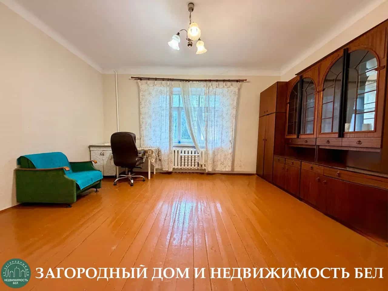 Беларусь, Минский район, городской посёлок Мачулищи, Молодёжная улица, 12