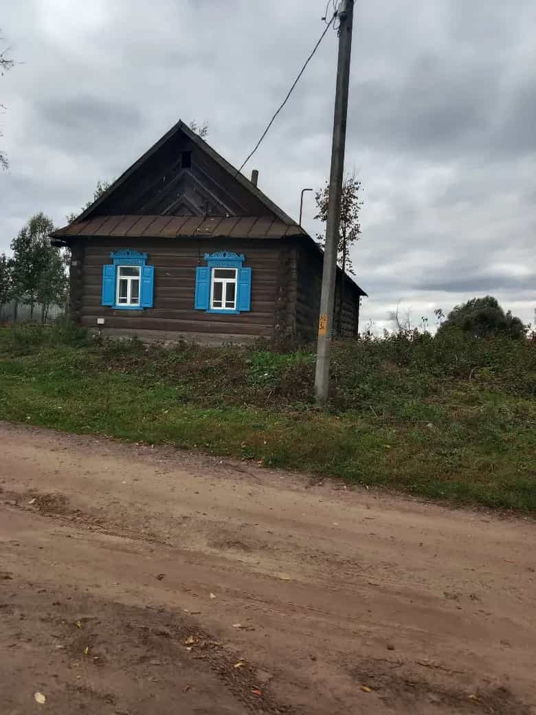Беларусь, Минская область, Борисовский район, Лошницкий сельсовет, агрогородок Лошница, Комсомольская улица, 63