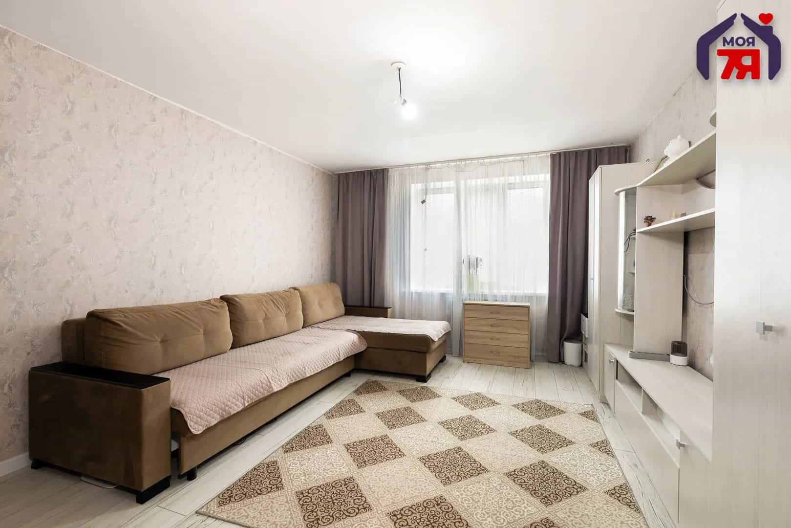 Беларусь, Минская область, Логойск, улица Победы, 87, фото 2