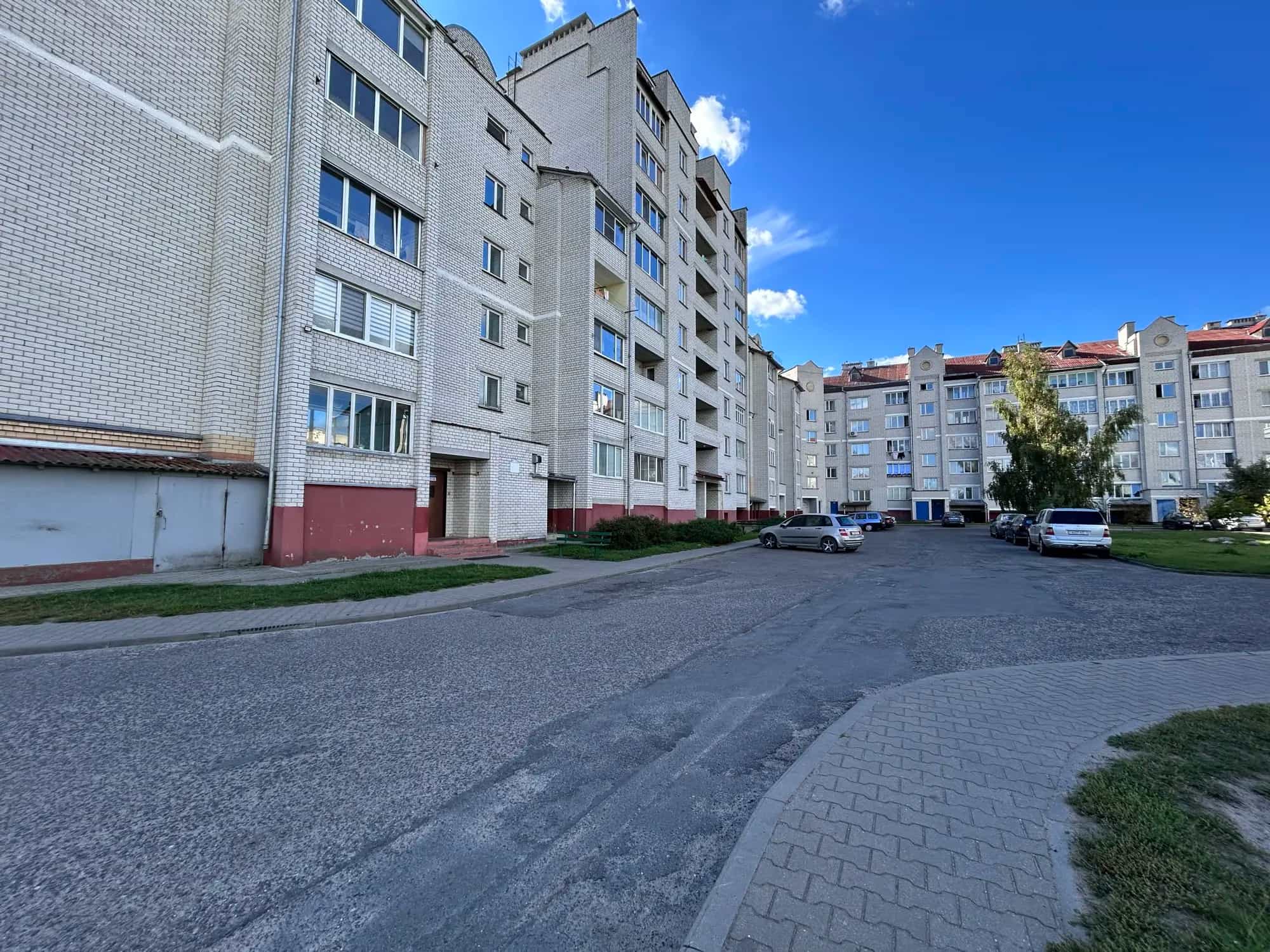 Беларусь, Брестская область, Кобрин, улица Дружбы, 137, фото 4
