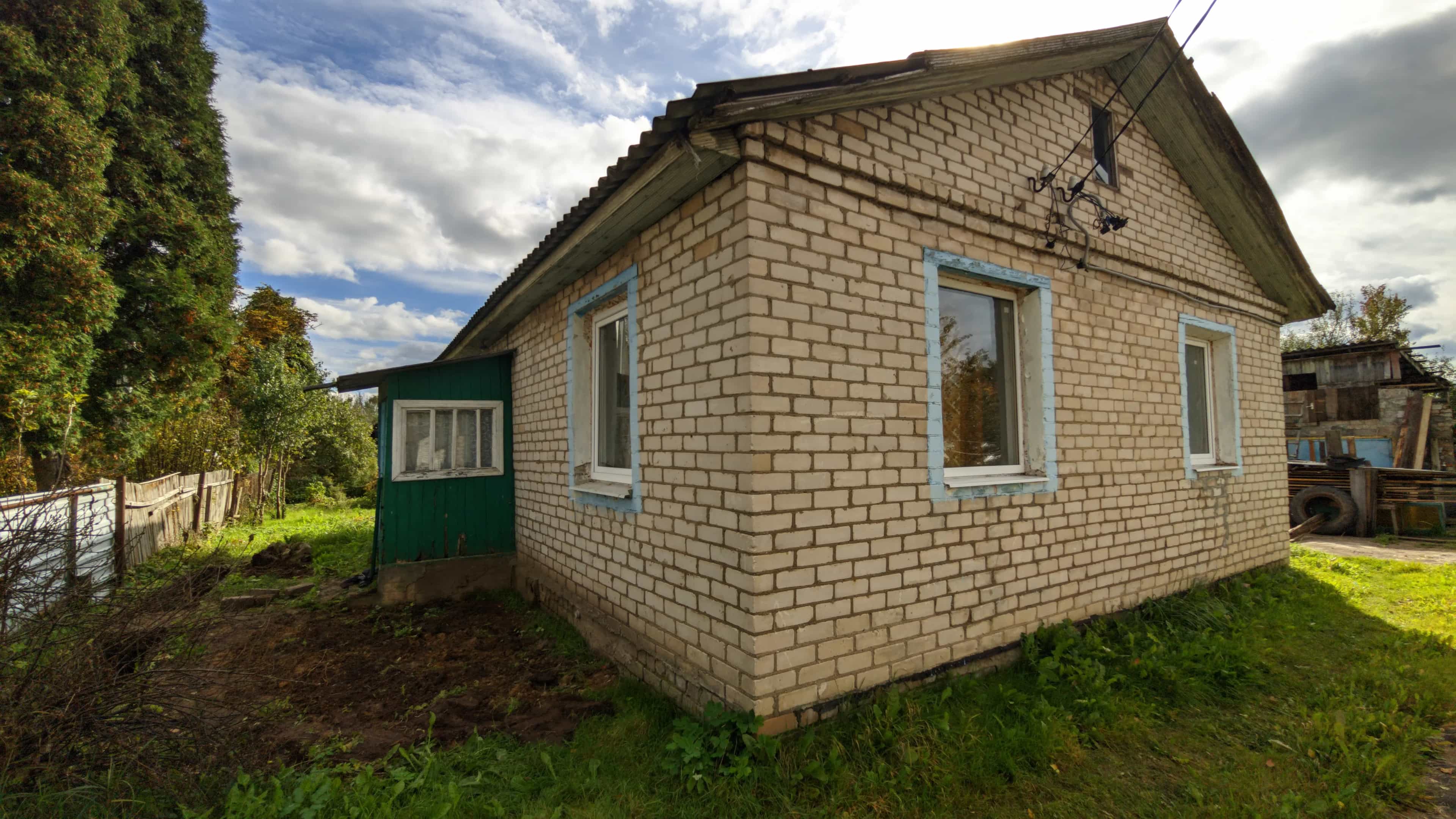 Беларусь, Витебская область, Полоцкий район, Солоникский сельсовет, деревня Солоники, Полевая улица, 9