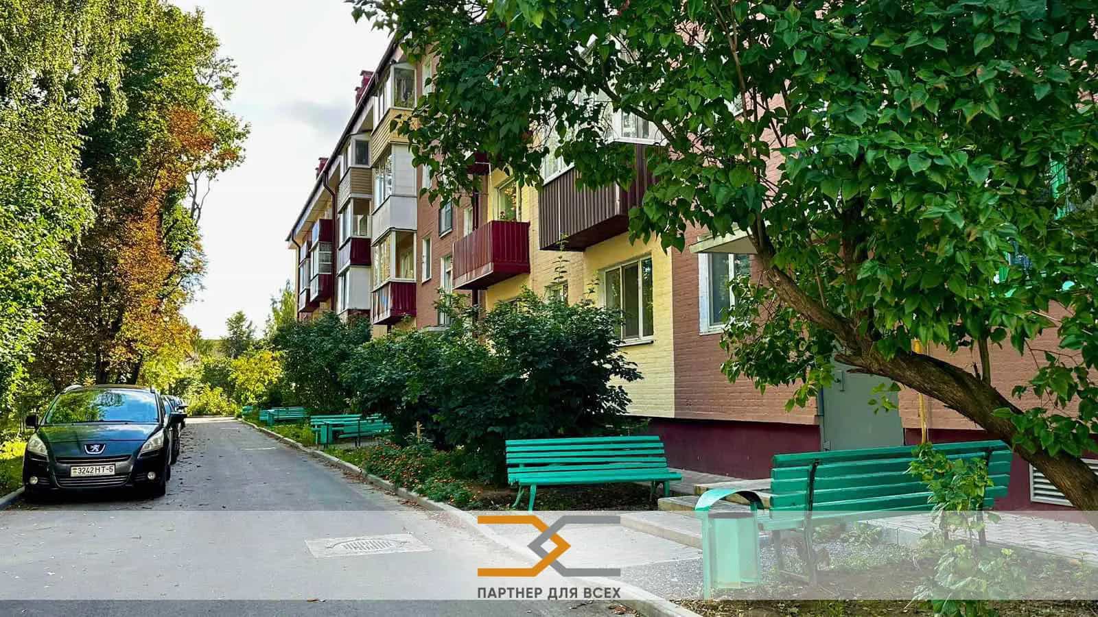 Беларусь, Минская область, Слуцк, улица Парижской Коммуны, 6