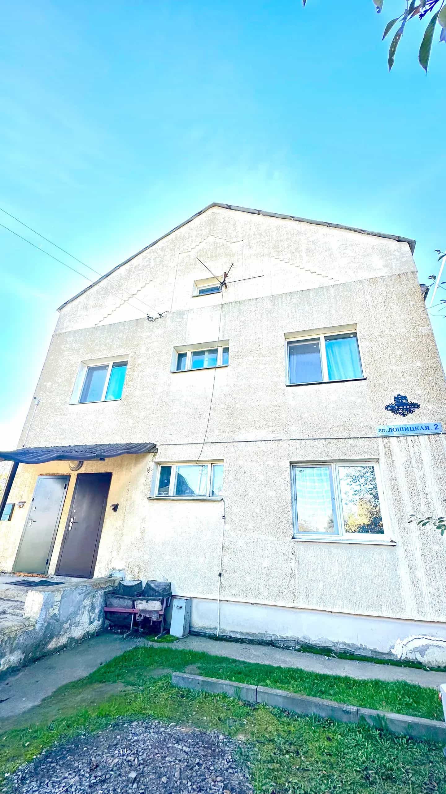 Беларусь, Минский район, агрогородок Михановичи, Лошицкая улица, 2