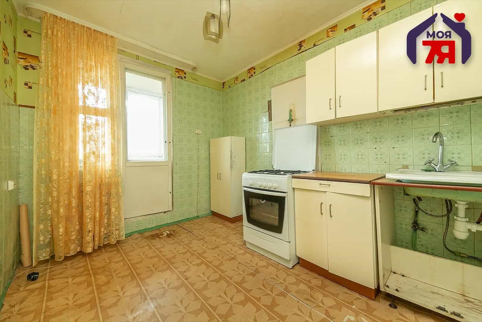 Беларусь, Минская область, Молодечно, улица Мира, 40, фото 3
