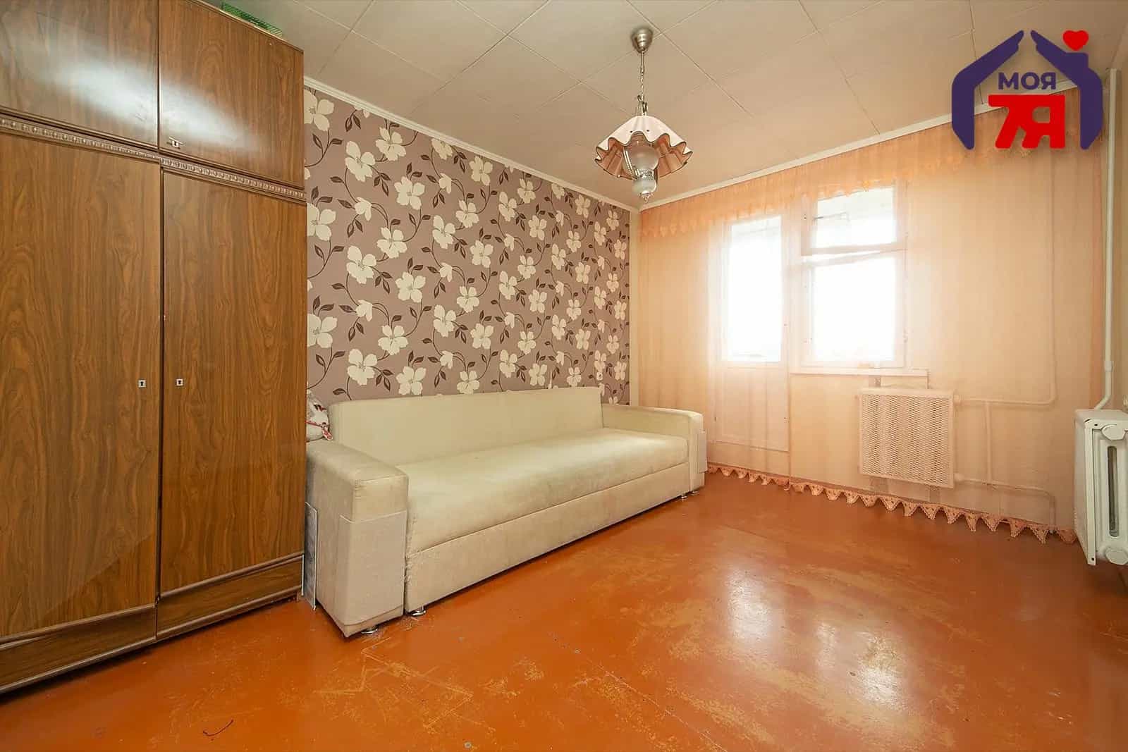 Беларусь, Минская область, Молодечно, улица Мира, 40, фото 10